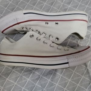 Converse lowtops white with blue and red